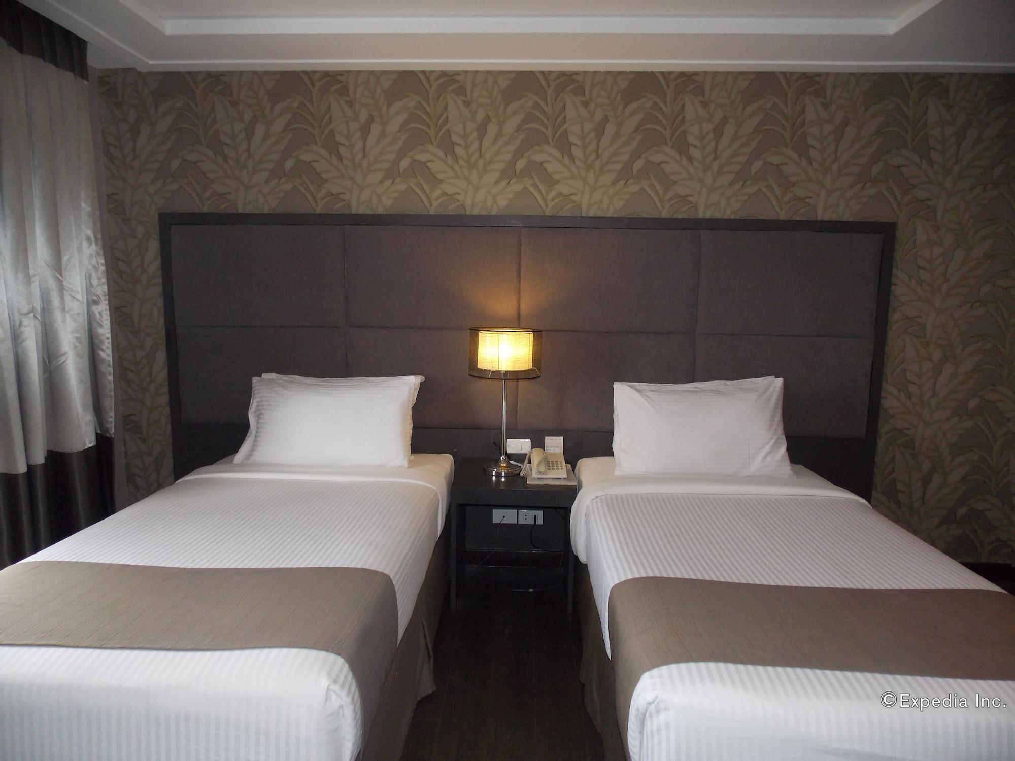 Hotel Del Rio Илоило Экстерьер фото