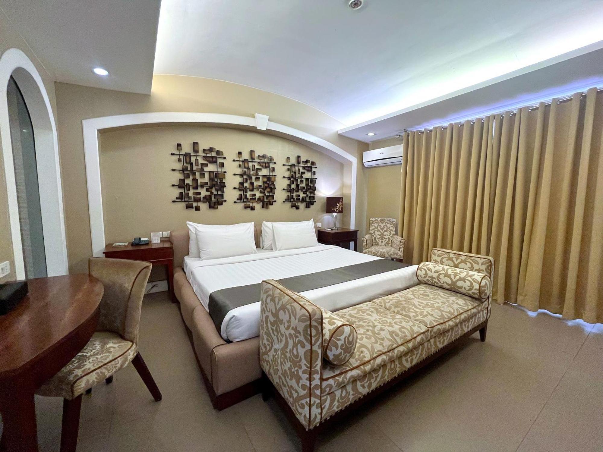 Hotel Del Rio Илоило Экстерьер фото