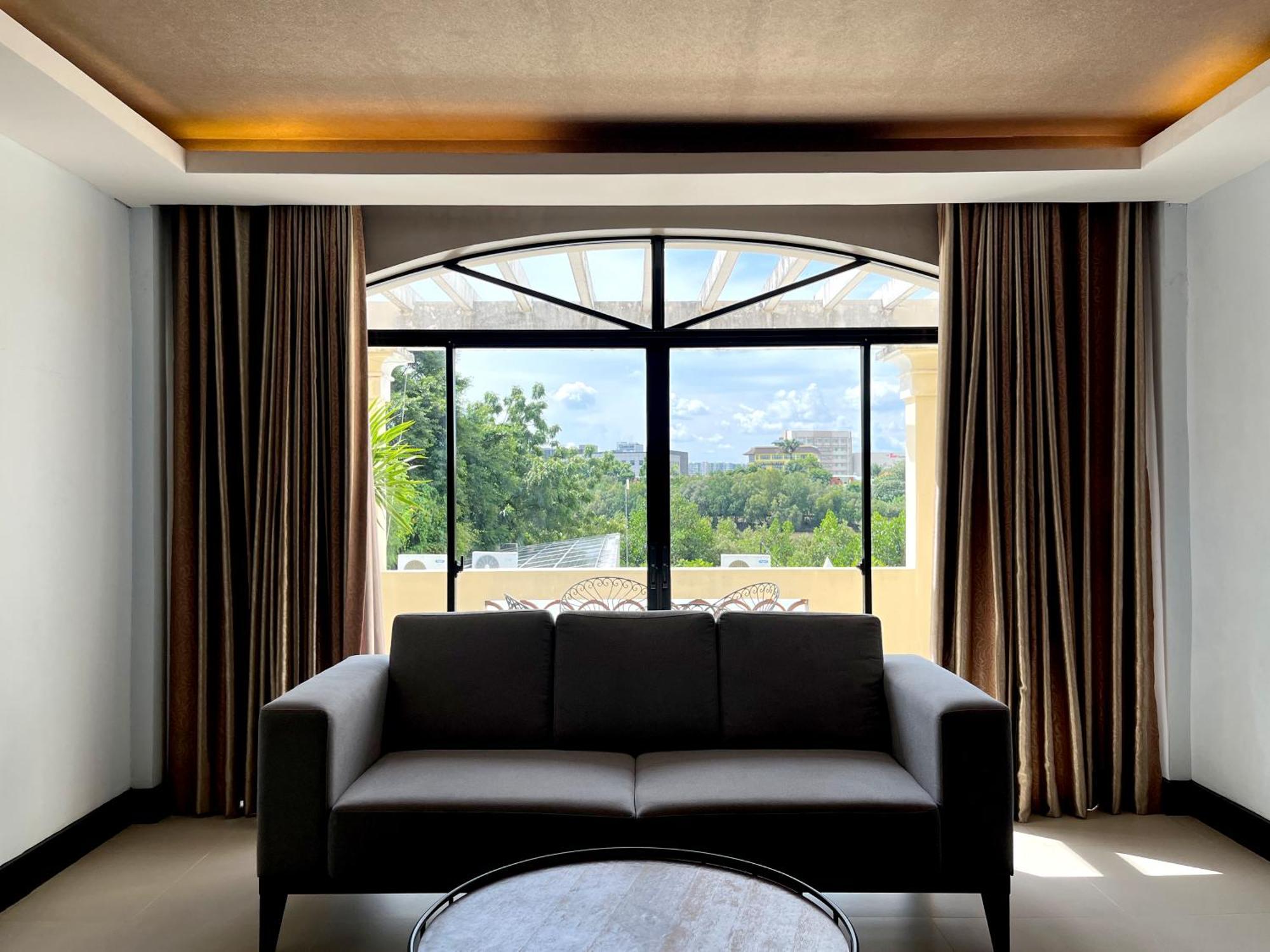 Hotel Del Rio Илоило Экстерьер фото
