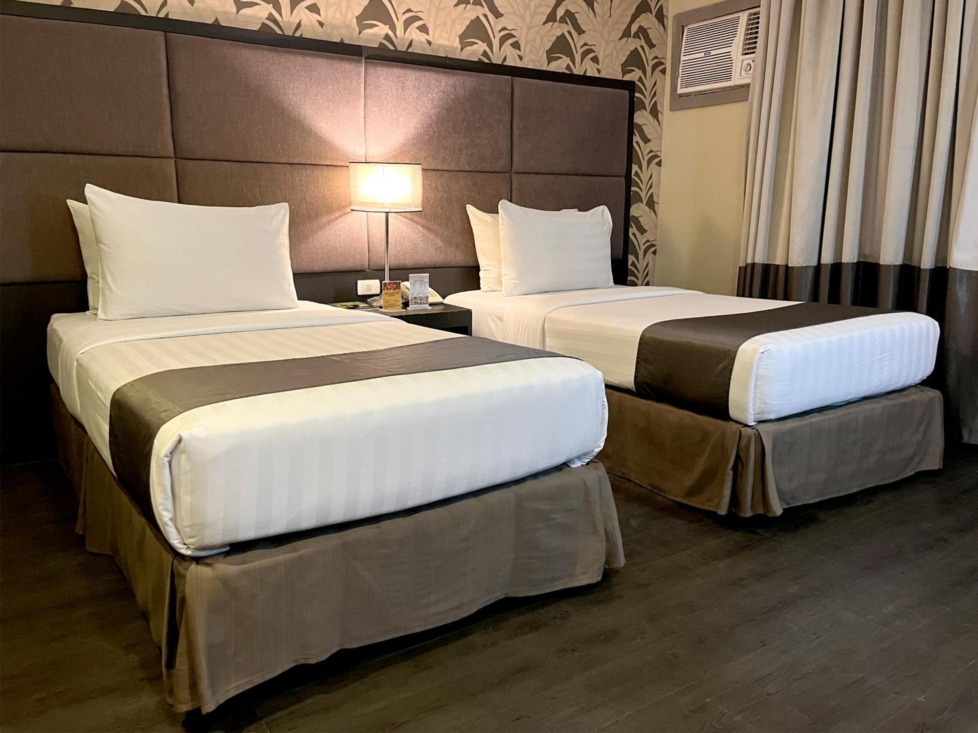 Hotel Del Rio Илоило Экстерьер фото