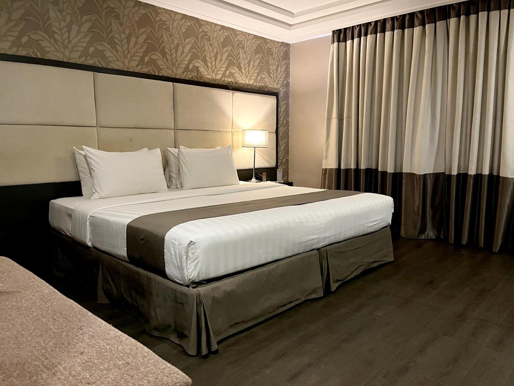 Hotel Del Rio Илоило Экстерьер фото