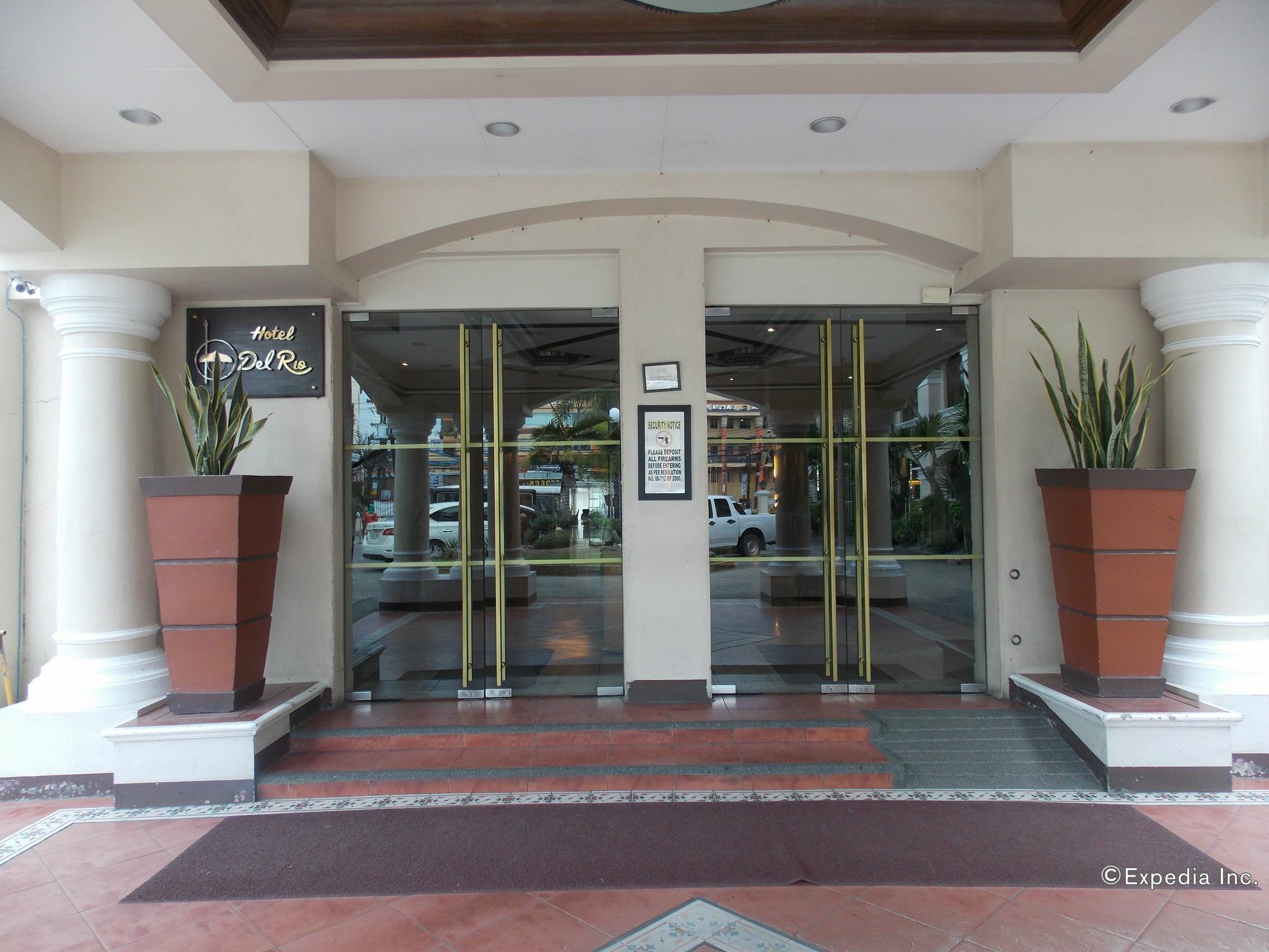 Hotel Del Rio Илоило Экстерьер фото